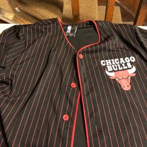 Chicago Bulls Baseball Jersey Black/Red size L